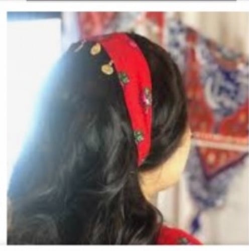 ربطه شعر شالكى احمر بجنيهات ذهبيه