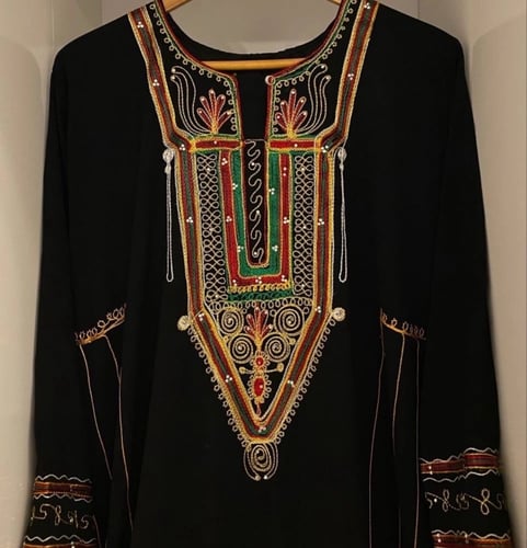 جلابيه اطفال كريب اسود من 8الى 13