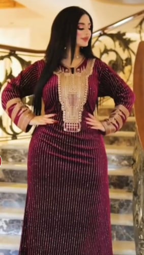 جلابيه مخمل بخطوط طوليه لامعه