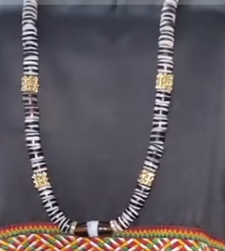 قلادة تراثيه