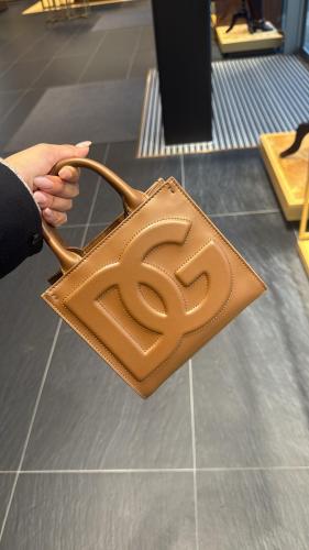 Dolce & gabbana handbag