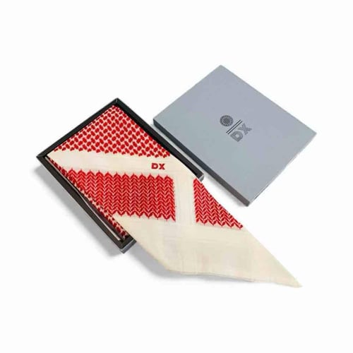 شماغ DX احمر في بيج