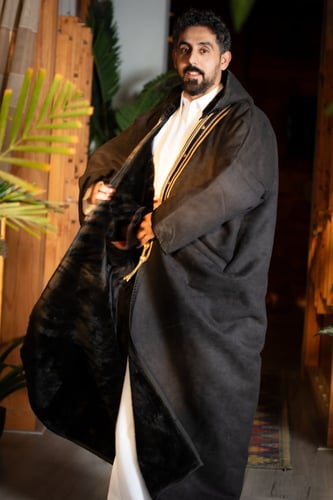 فروة رجالي تطريز بشت