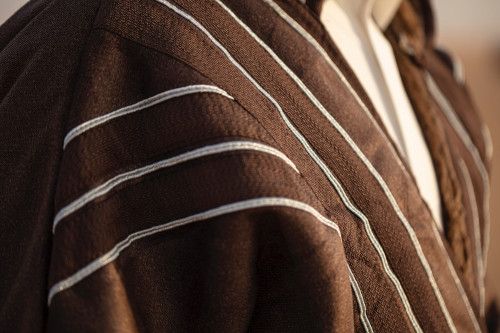 فروة مخمل مطرزة