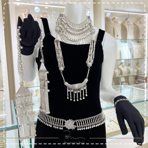 طقم تراث سعودي نسائي فخم ليلة الحنة