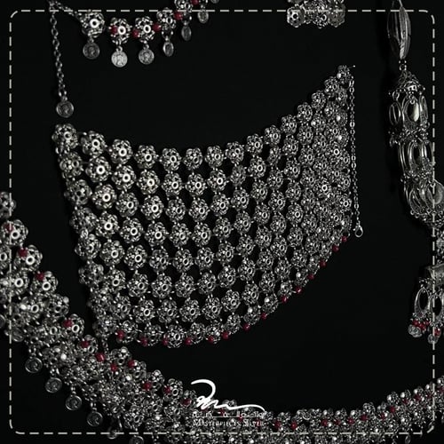 اطقم تراثية سعودية فاخرة