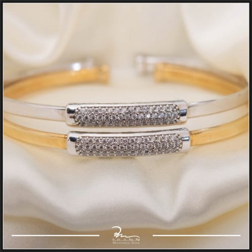 اساور فضة حزيمي ايطالية بلون ذهبي و فضي.