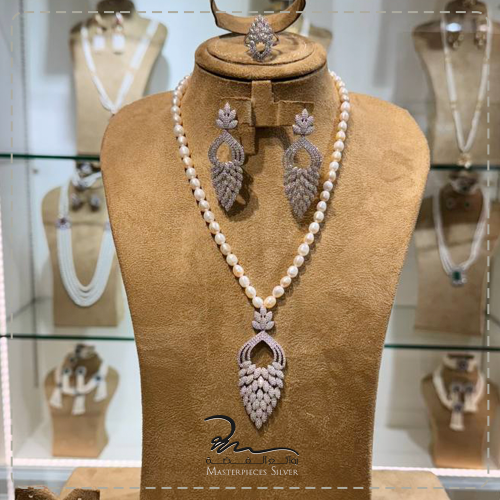 طقم لؤلؤ وفضة مرصعه