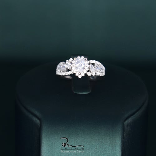 طقم فضه فاخر بالزركون تصميم ناعم