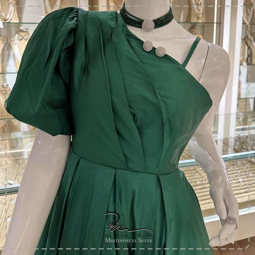 طقم مجوهرات للسهرة من الاحجار الكريمة