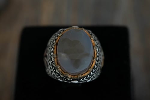 خاتم رجالي من الفضة والعقيق اليماني