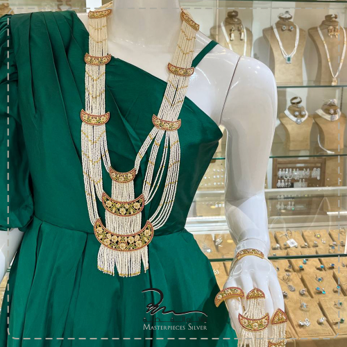 طقم لؤلؤ تصميم هندي فخم