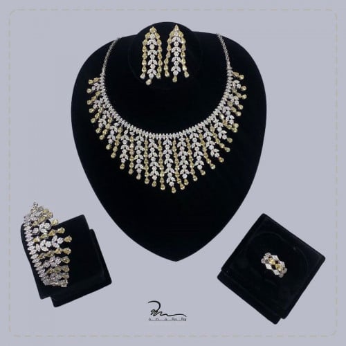 طقم فضة شبيه الألماس لامع