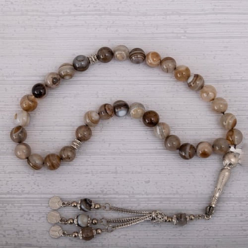 سبحة من احجار العقيق اليماني