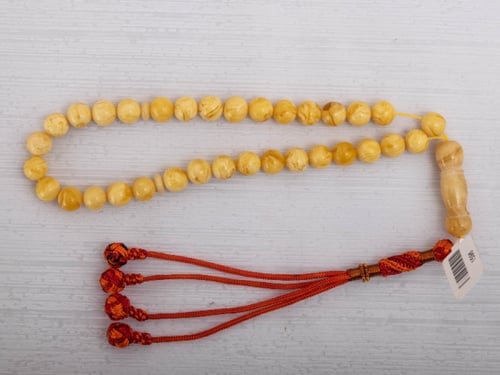 سبحة من تراب الكهرمان الطبيعي مع شاهد صناعة يدوية