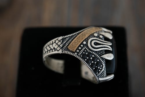 خاتم رجالي من الفضة والعقيق اليماني