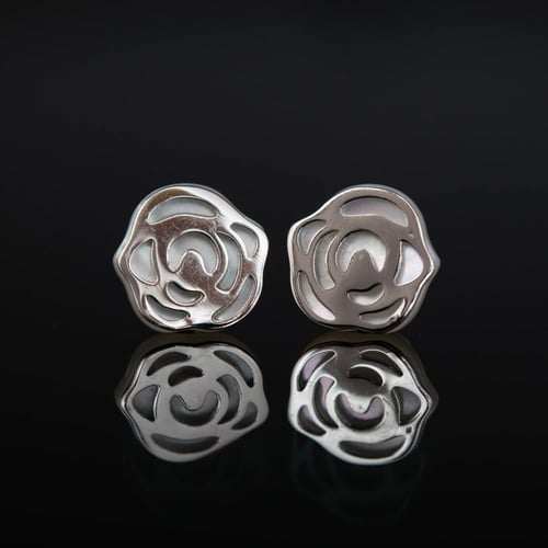 حلق فضة كوري الصنع مع الصدف