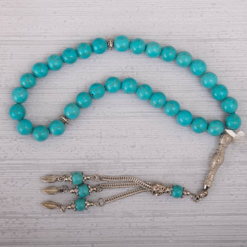 سبحة من الفيروز الازرق