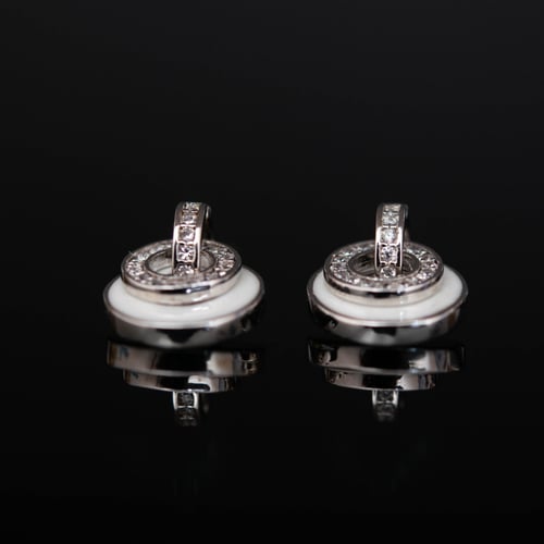 حلق فضة فخم بتصميم عصري