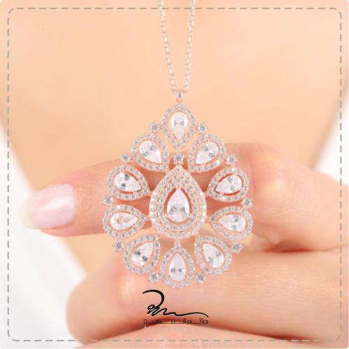 سلاسل نسائية فضة فخمة