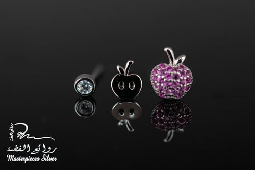 حلقان فضة صغيرة التفاحة المجموعة الوردية