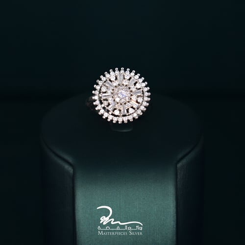 طقم لولو فضة ملكي قصير فخم