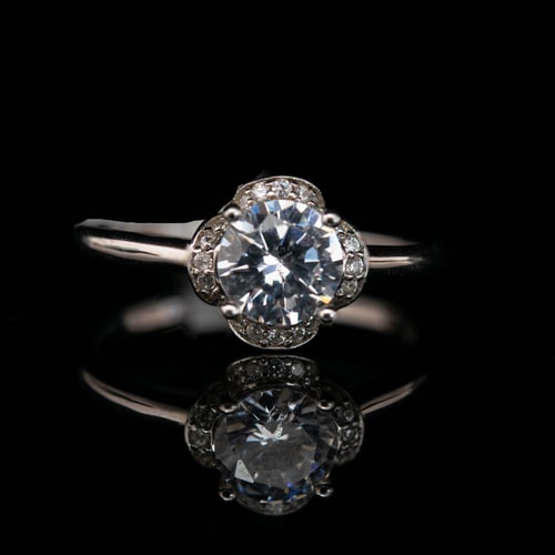 خاتم نسائي ناعم فضةعلى شكل وردة