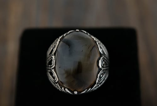 خاتم رجالي من الفضة والعقيق اليماني