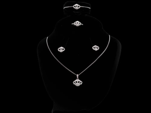 طقم اطفال فضة بناتي