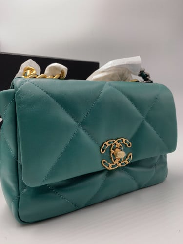 شانيل فيروزي