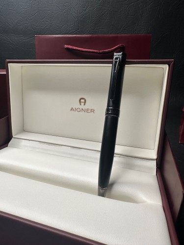 قلم أقنر أسود كتم