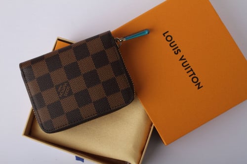 محفظة لويس فيتون بني