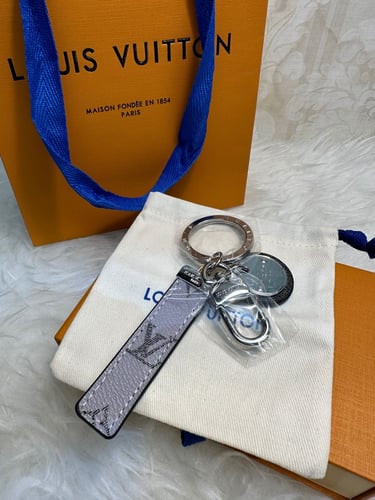 ميدالية أسود ورصاصي