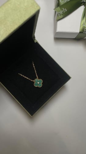 سلاسل فان كليف بجميع الالوان