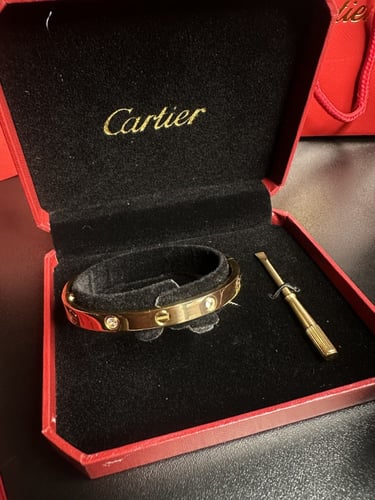 طقم العيد ذهبي