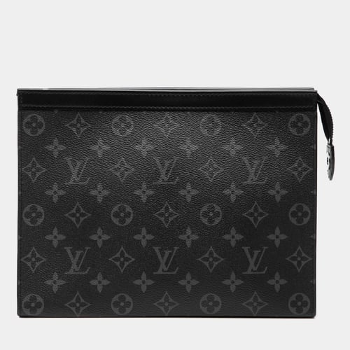 باوتش عصري من Louis Vuitton بلون أسود