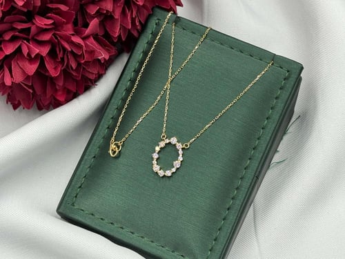 عقد دقة الماس