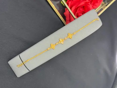 إسوارة روبرتو كوين