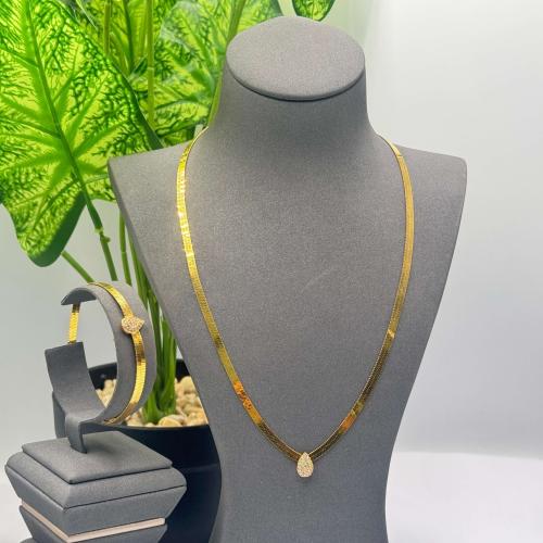 عقد + أسوارة