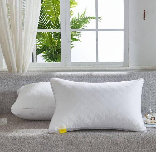 مخدة مطرز القمر المضيء