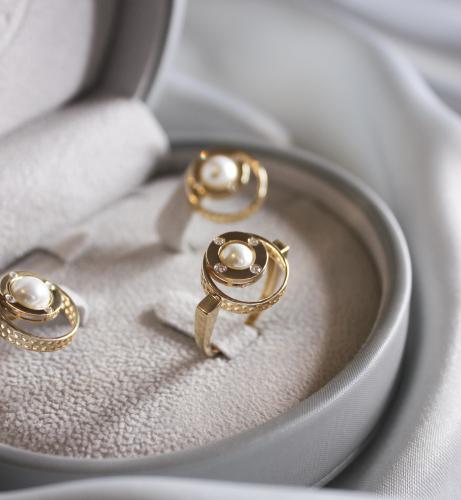 نور المجموعة كاملة من حلق وخاتم 18K-Natural Diamon...