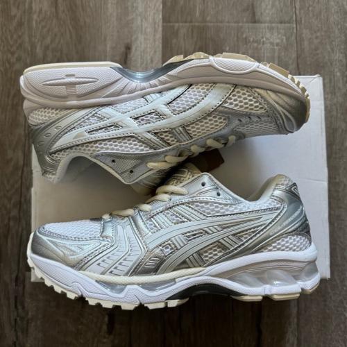 شوز asics