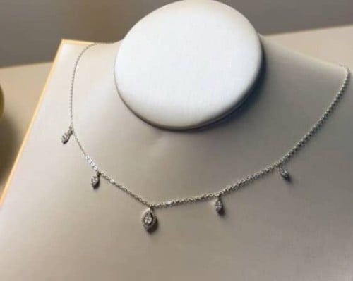 شوكر فضة شكل معين مفرغ فصوص زركون