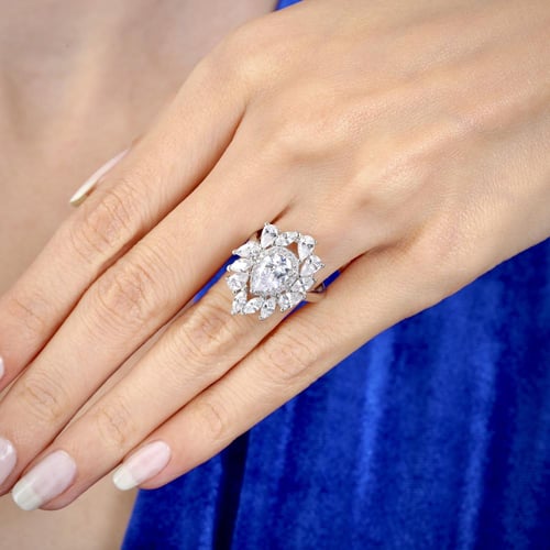 خاتم فضة نسائي عيار 925 مرصع بالزركون السويسري شكل...