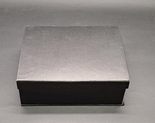 مجسم للفائزين بالمراكز الثلاثة