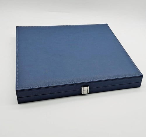 درع جلد إيطالي كحلي كبير مع برواز دائري فضي