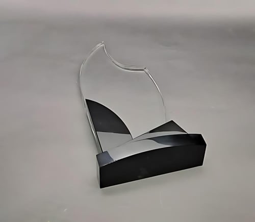 درع كريستال شراع