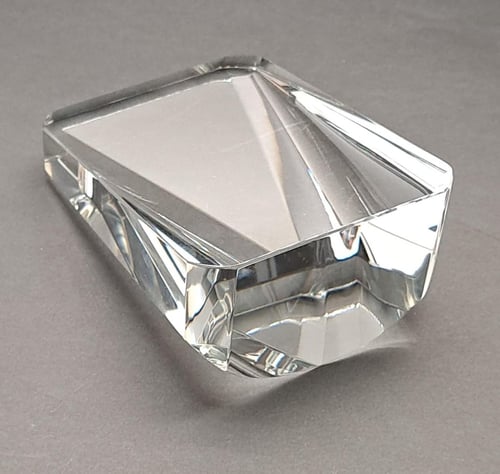 درع كريستال ستاند