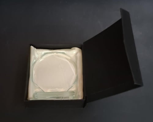 درع مثمن زجاج