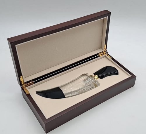 خنجر كريستال مع تولة عطر